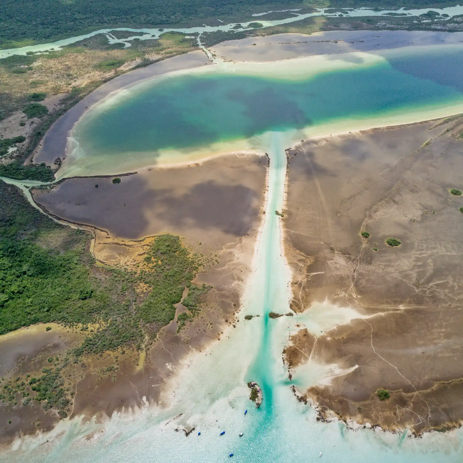 Laguna de Bacalar PLUS + Paseo en LANCHA Ponton Tour de Dia - Image 9